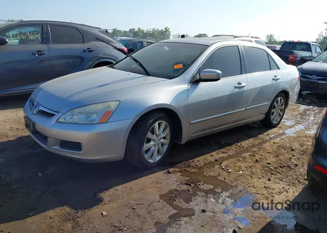 2007 Honda Accord 3.0 Ex z USA, uszkodzony, nr VIN 1HGCM66567A087786